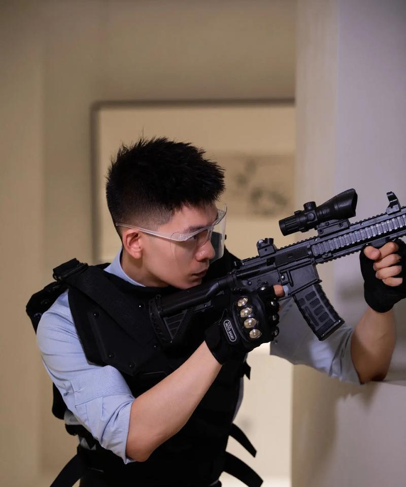 威龙红警真人照片拍摄技巧是什么？如何拍出高质量的真人照片？  第2张