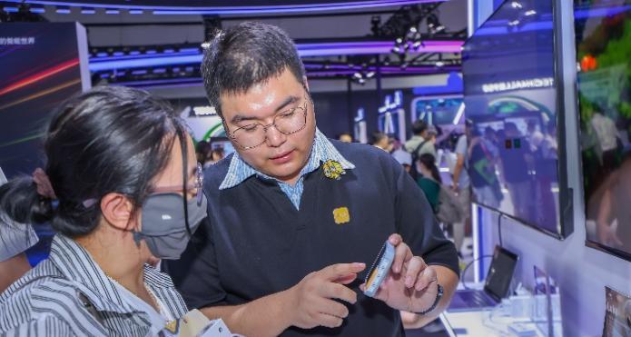 润建股份亮相 WAIC2025 世界人工智能大会 东盟"同球共济"实践案例成焦点  第7张