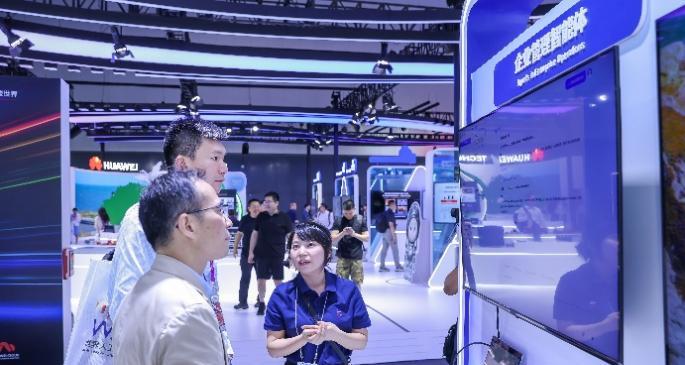 润建股份亮相 WAIC2025 世界人工智能大会 东盟"同球共济"实践案例成焦点  第8张